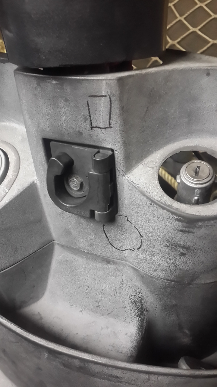 機車加裝點菸器及車廂燈分享
