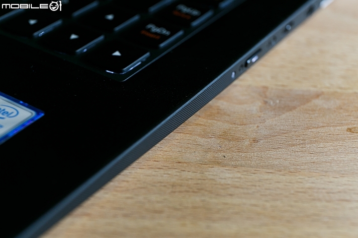 承襲經典進階效能 Lenovo Yoga 900