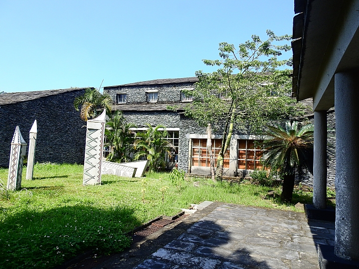 回到原始歲月,山地門的原住民村落,並期待12月26日山川琉璃吊橋免費開放3個月。