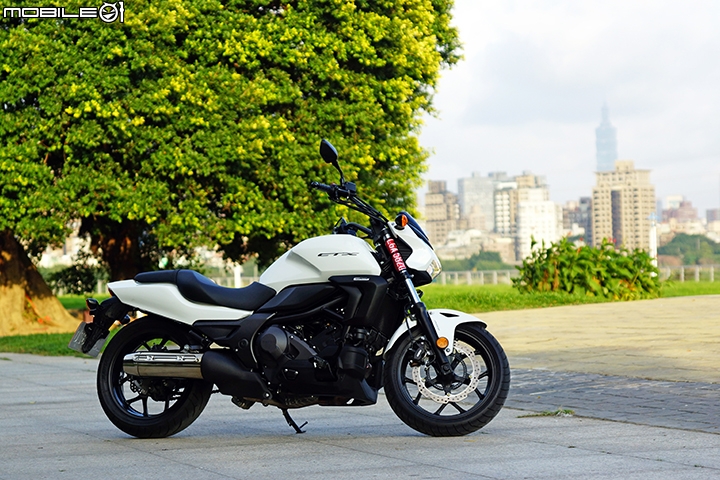 雙離合器高科技輕度巡航 Honda CTX700N DCT