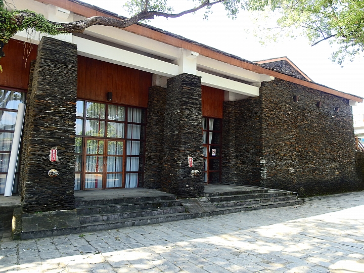 回到原始歲月,山地門的原住民村落,並期待12月26日山川琉璃吊橋免費開放3個月。