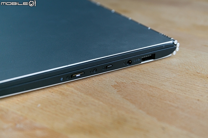 承襲經典進階效能 Lenovo Yoga 900
