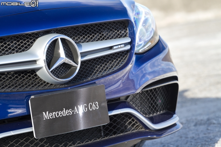 潛藏不住的霸氣 Mercedes-AMG C63