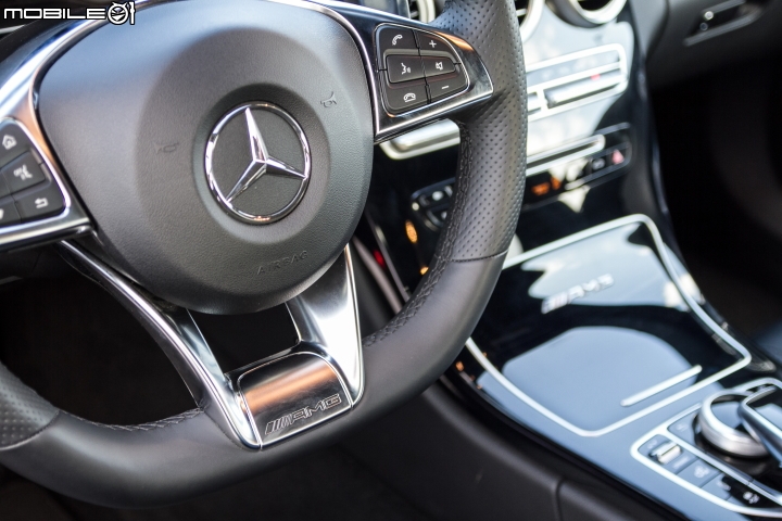 潛藏不住的霸氣 Mercedes-AMG C63