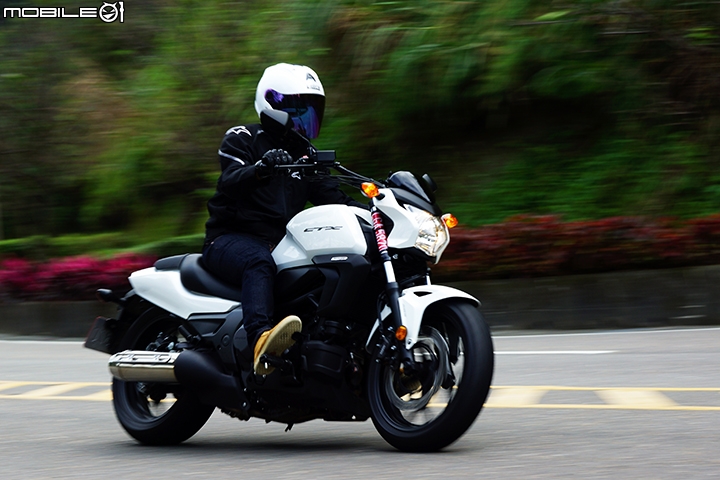 雙離合器高科技輕度巡航 Honda CTX700N DCT