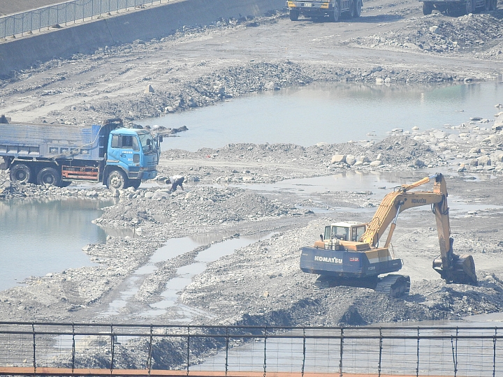 回到原始歲月,山地門的原住民村落,並期待12月26日山川琉璃吊橋免費開放3個月。