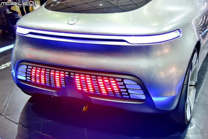 窺見未來移動世界 M.Benz F015自動駕駛概念車試乘體驗