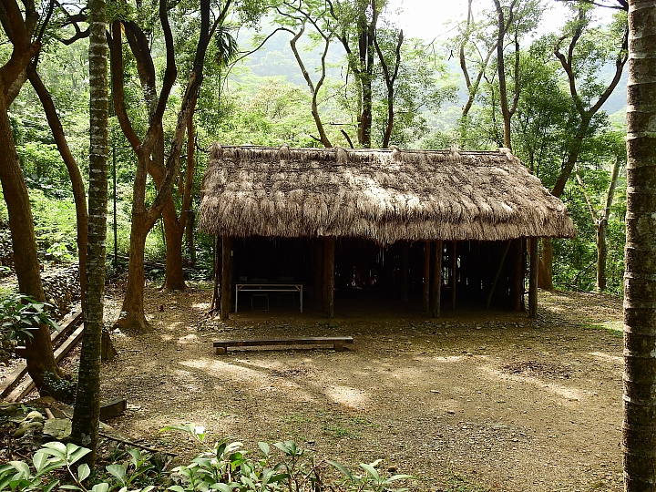 回到原始歲月,山地門的原住民村落,並期待12月26日山川琉璃吊橋免費開放3個月。