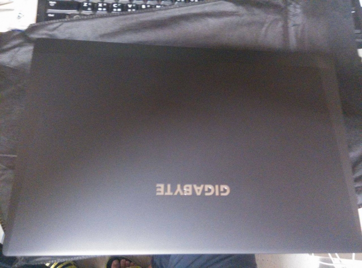 GIGABYTE P15F V3 簡易開箱 (資訊月相關活動)