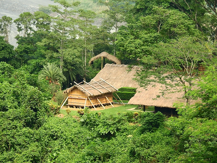 回到原始歲月,山地門的原住民村落,並期待12月26日山川琉璃吊橋免費開放3個月。