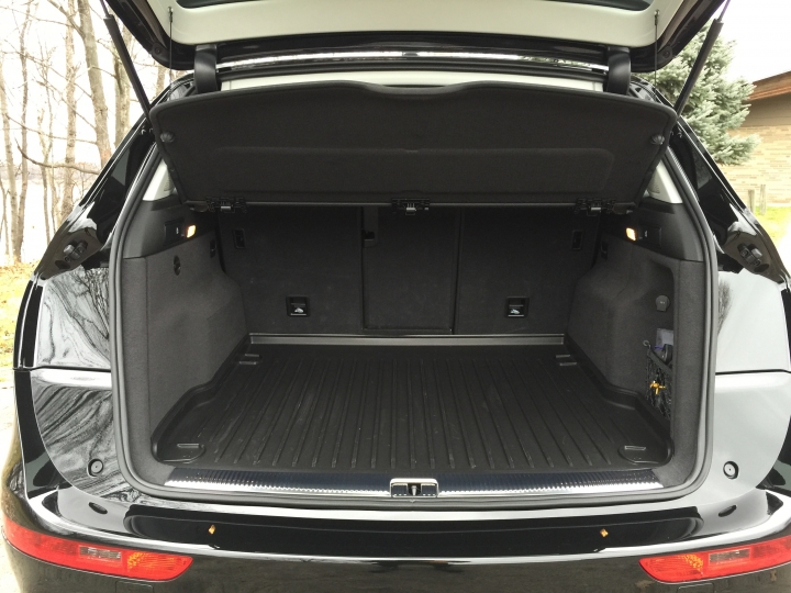 2016 Audi Q5 3.0 T 8000英里 開箱 & 心得分享