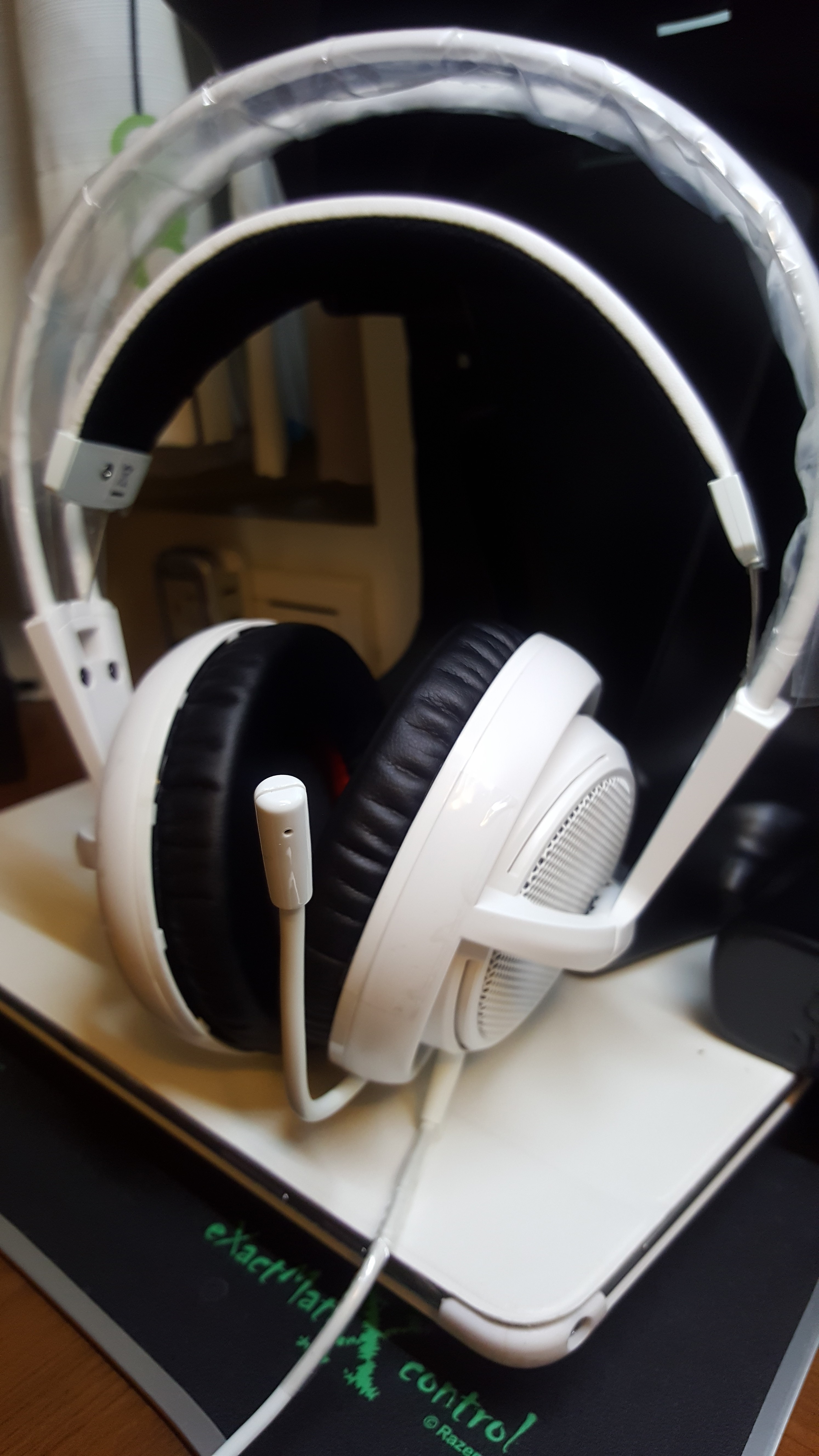 Steelseries SIBERIA200 開箱與PS4戰場前線體驗感想