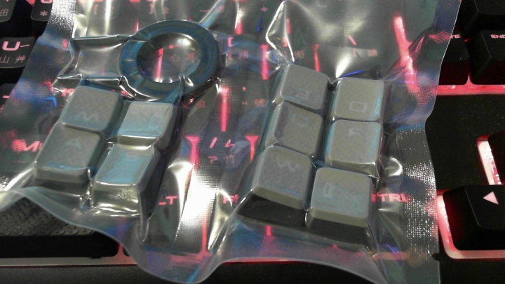 海盜船CORASIR/RGB三連發/鍵盤/滑鼠/耳機/簡易開箱分享