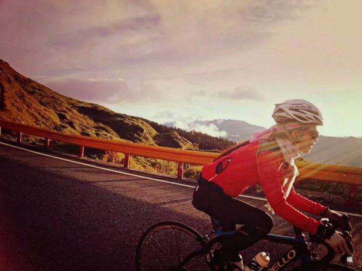 翱翔合歡山的騎車之美(女性公路車旅行)
