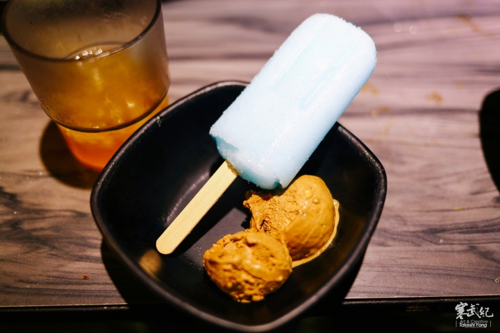 【中肯‧食記】好客-音樂燒烤‧市府店|現場Live演唱‧秋蟹再加碼!生蠔霸王蝦碳烤燒肉吃到飽!