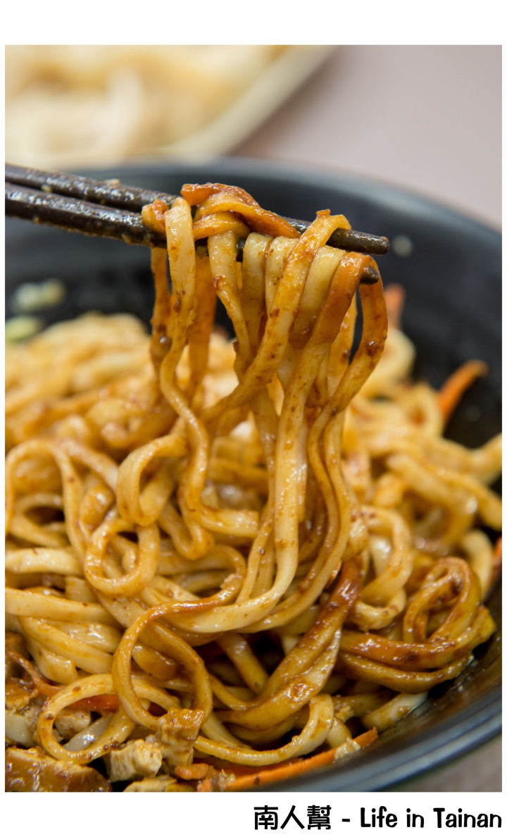 【台南市北區-美食】在地飄香好味道~~鴻源金好吃牛肉麵(原上好吃)