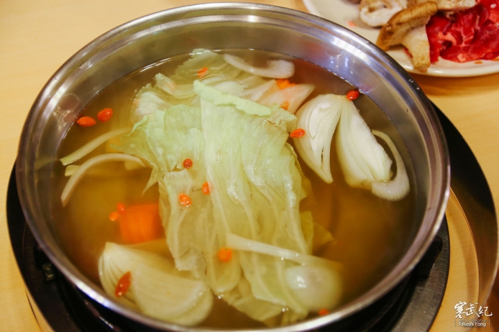 【中肯‧食記】捷運徐匯中學站‧御羊樓羊肉爐399吃到飽|超平價多種類超高CP值食材吃到飽‧冬季溫補首選!