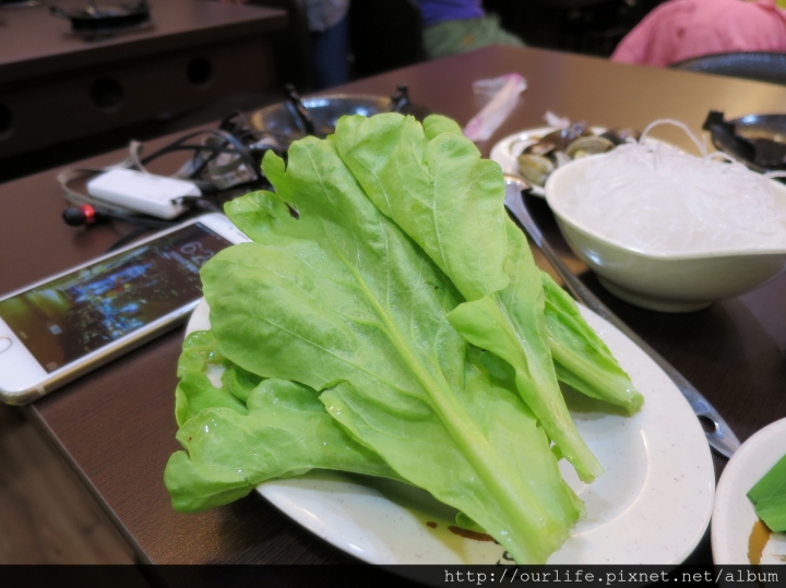 台中西區.料多味美又實在的什錦海鮮小火鍋@玉麒麟臭臭鍋精誠店