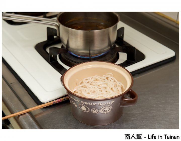 【台南市北區-美食】在地飄香好味道~~鴻源金好吃牛肉麵(原上好吃)