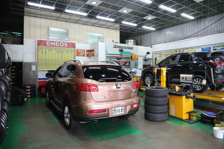 Luxgen U7 換胎分享:Continental CSC5 SUV 235/55/18