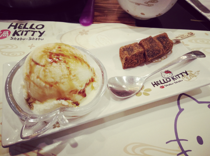 和閨蜜少女心大爆發的~醜比頭餐廳下午茶和hellokitty涮涮鍋