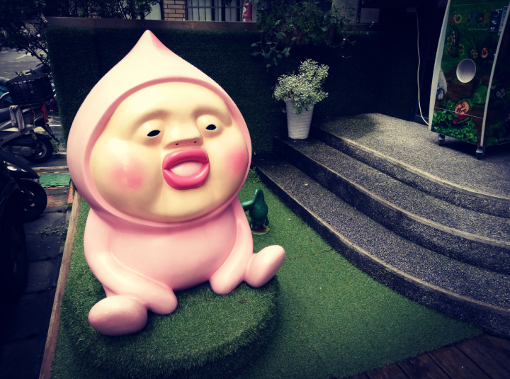 和閨蜜少女心大爆發的~醜比頭餐廳下午茶和hellokitty涮涮鍋