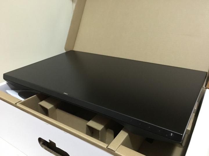 簡單開箱 Dell U2417H