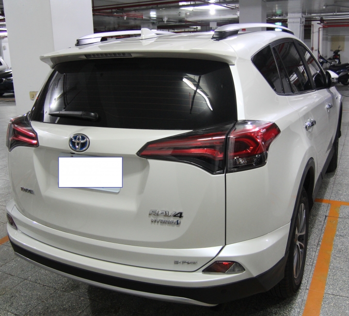 終於看到我訂的車RAV4旗艦4WD油電款(1/14更新)