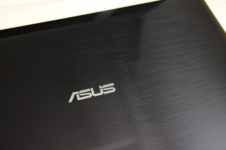 ASUS X556U i5、FHD+GT940M+TYPE C