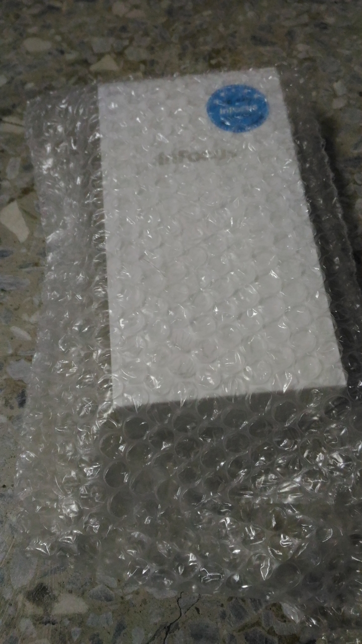 InFocus M808 【就想你.想揪你 買一送一】開箱文