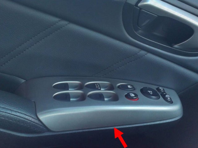 Civic8駕駛座中控及電動窗開關總成清潔DIY