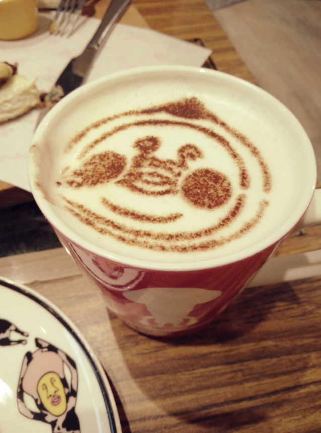 和閨蜜少女心大爆發的~醜比頭餐廳下午茶和hellokitty涮涮鍋