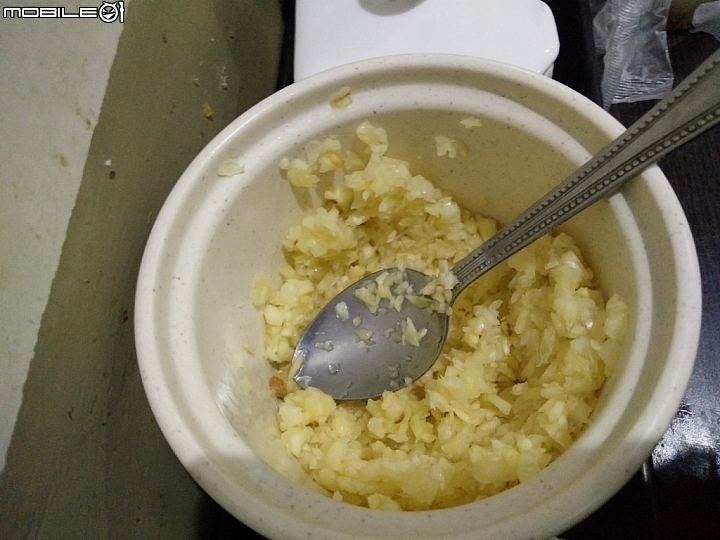 台北秘境小吃【龍記搶鍋麵】+萬華後火車站【萬華仙草冰】
