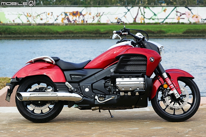 霸氣十足 HONDA GOLDWING F6C