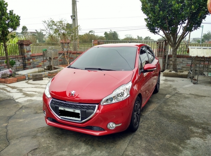 Peugeot 208 E-HDI 九萬五千公里分享。