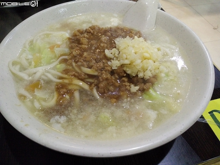 台北秘境小吃【龍記搶鍋麵】+萬華後火車站【萬華仙草冰】