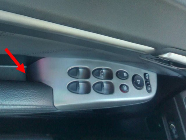 Civic8駕駛座中控及電動窗開關總成清潔DIY