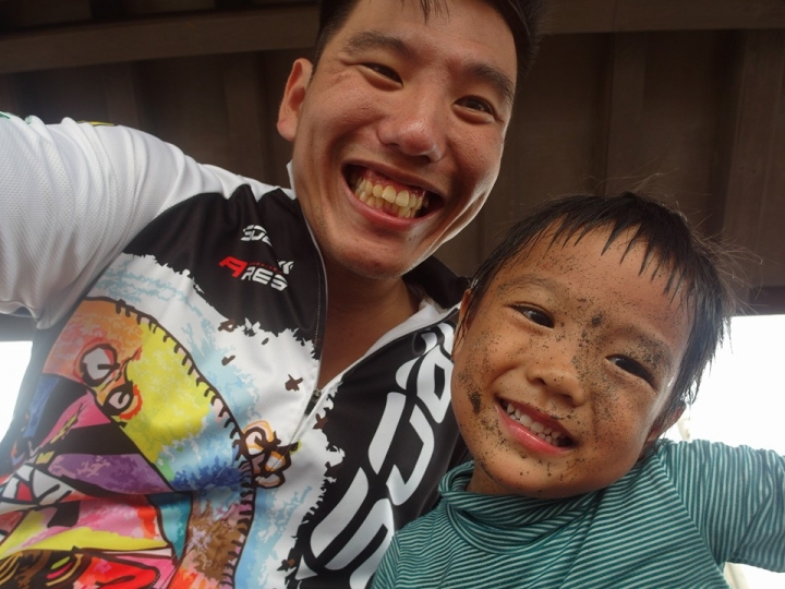 一對父子環島中 Birdy X BURLEY Bee 親子拖車 18天單車環島遊記