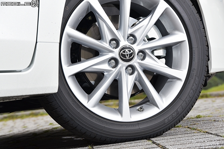 節能價值 七人同享 Toyota Prius α