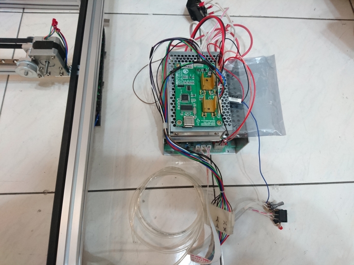 第四代之窮人家的雷射DIY 40W CO2 雷射雕刻機最完美的設計