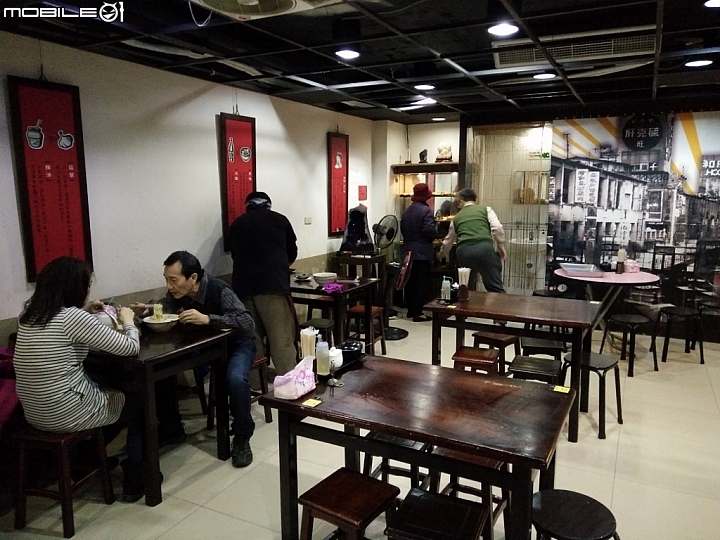 台北秘境小吃【龍記搶鍋麵】+萬華後火車站【萬華仙草冰】