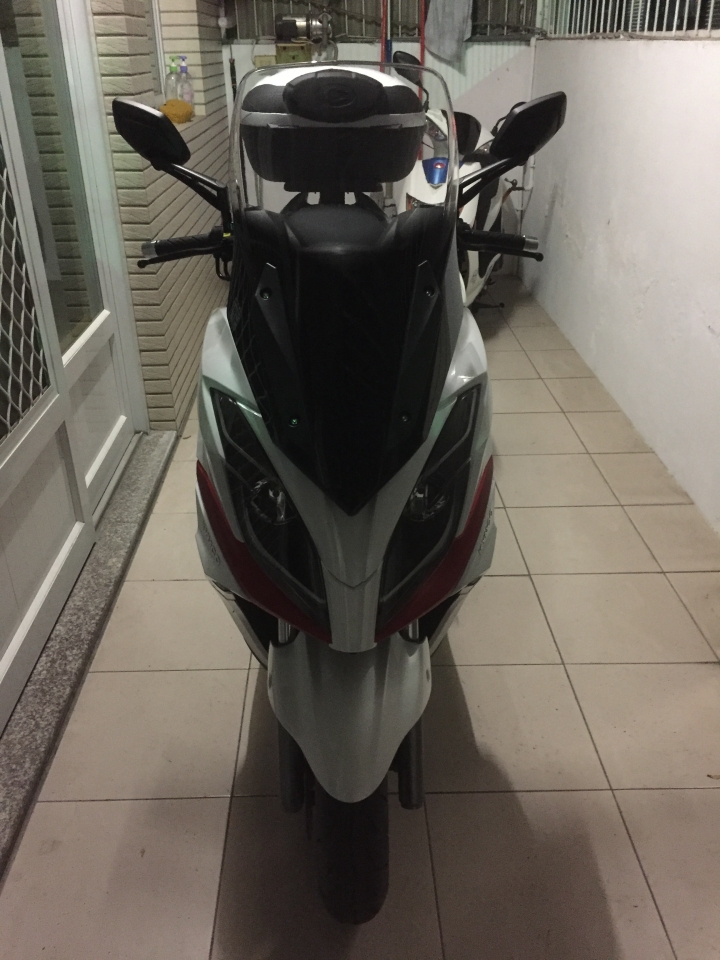KYMCO G-DINK 300ABS寒流加下雨的微開箱(圖多文少)
