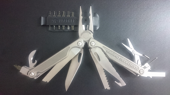 LEATHERMAN和GERBER的工具鉗影片介紹(有CHARGE TTi,新舊版WAVE,Wingman和Flik)