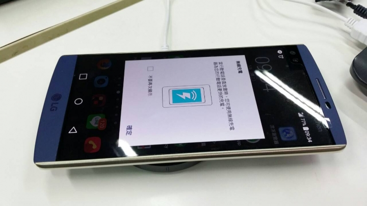 LG V10無線充電 (商家所號稱的真皮湛藍) 背蓋分享 不專業多圖P開箱