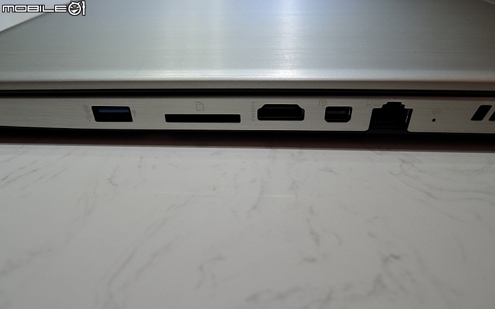 微星 Prestige PX60 2QD 質感銀>薄型 15.6 開箱