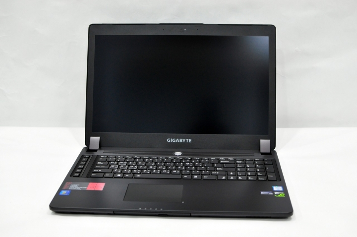 GIGABYTE 六代P34W P35W P37X V5 外觀與差異總整理