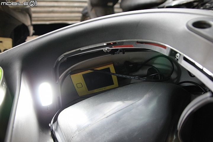 電車也要雙鏡頭 大黃蜂行車紀錄器on Gogoro