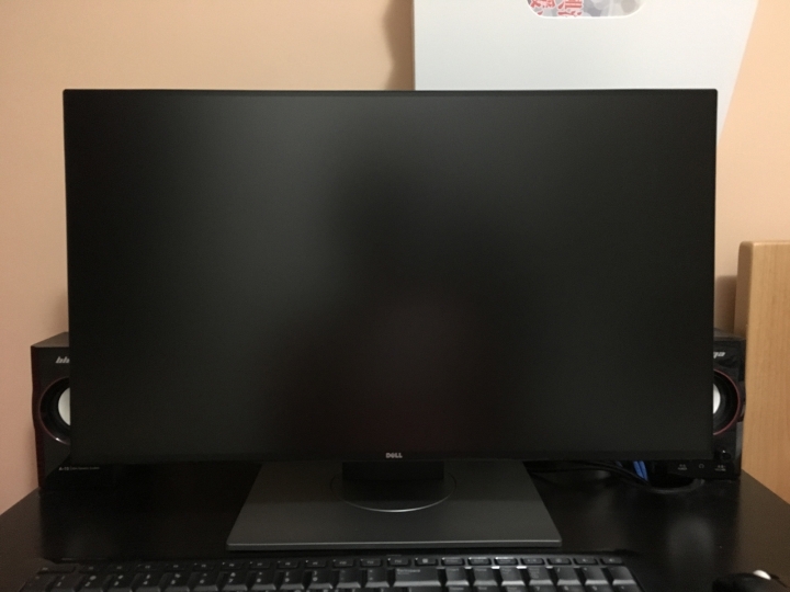 簡單開箱 Dell U2417H
