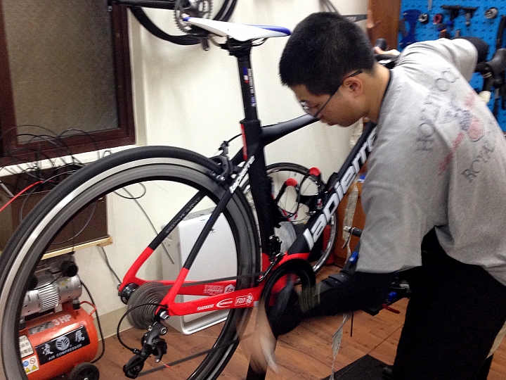 2016 LAPIERRE AIRCODE SL 600 MCP FDJ 開箱之終於可以大聲說：我是個有LP的男人了！！(同場加映 整線完成篇 2016/01/10）