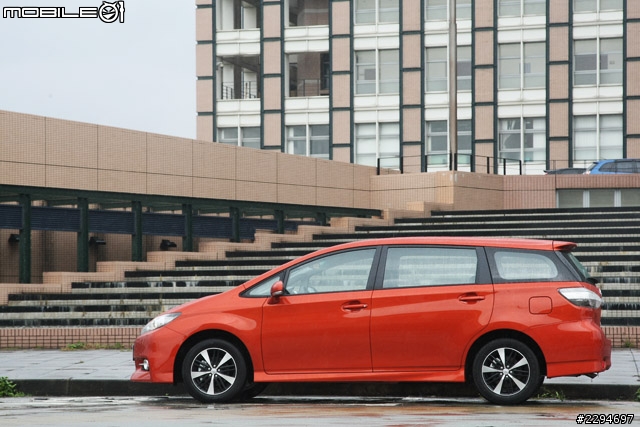 節能價值 七人同享 Toyota Prius α